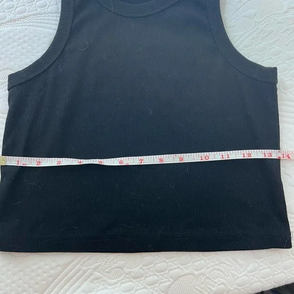 Black ribbed tank top - Picture 4 of 5